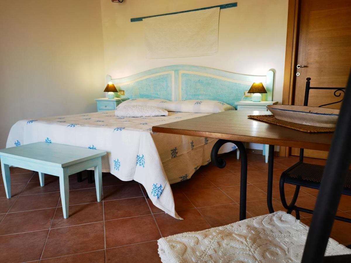 La Corte Degli Ulivi - Albergo Rurale Tresnuraghes Exterior photo